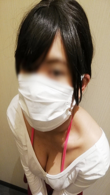 FC2-PPV-1087062（泄露）预定提前结束“H罩杯棕色半美少女是活跃服装的色情偶像！！！她很安静，摇动她的大奶，在第二轮做爱”有特权第一次