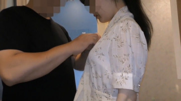 FC2-PPV-1667149 [个人摄影/套装销售] 刚开始工作的女孩酒吧服务员 沐浴和玩具游戏