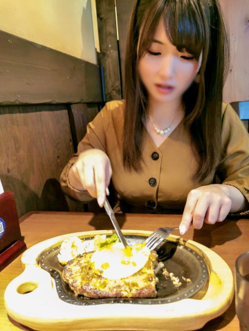 FC2-PPV-2480372 【常習的な強い女#026】肉食系豊満OL 28歳 ハンバーグ300gを食べた直後玩具責めで絶叫イキ。